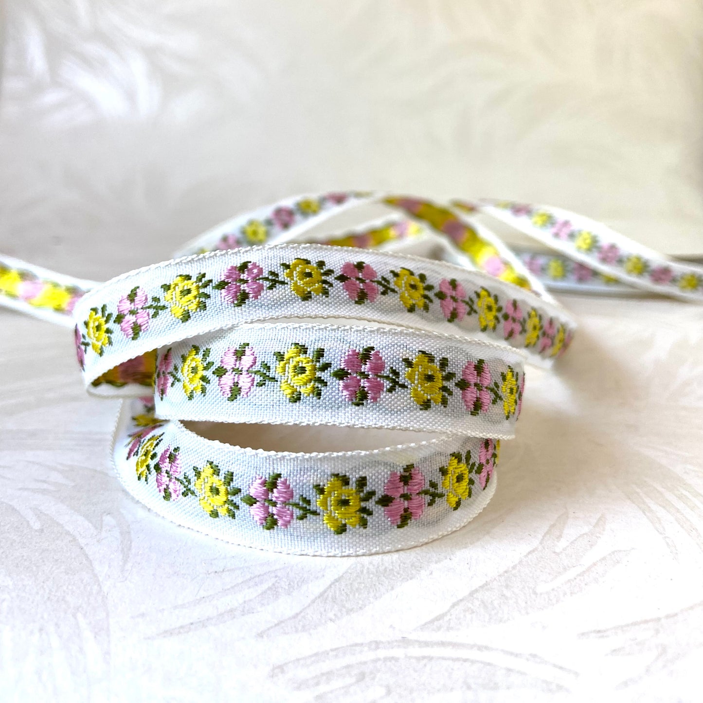 Narrow Alternating Flowers Jacquard Ribbon - Vintage - Multiple Colorways