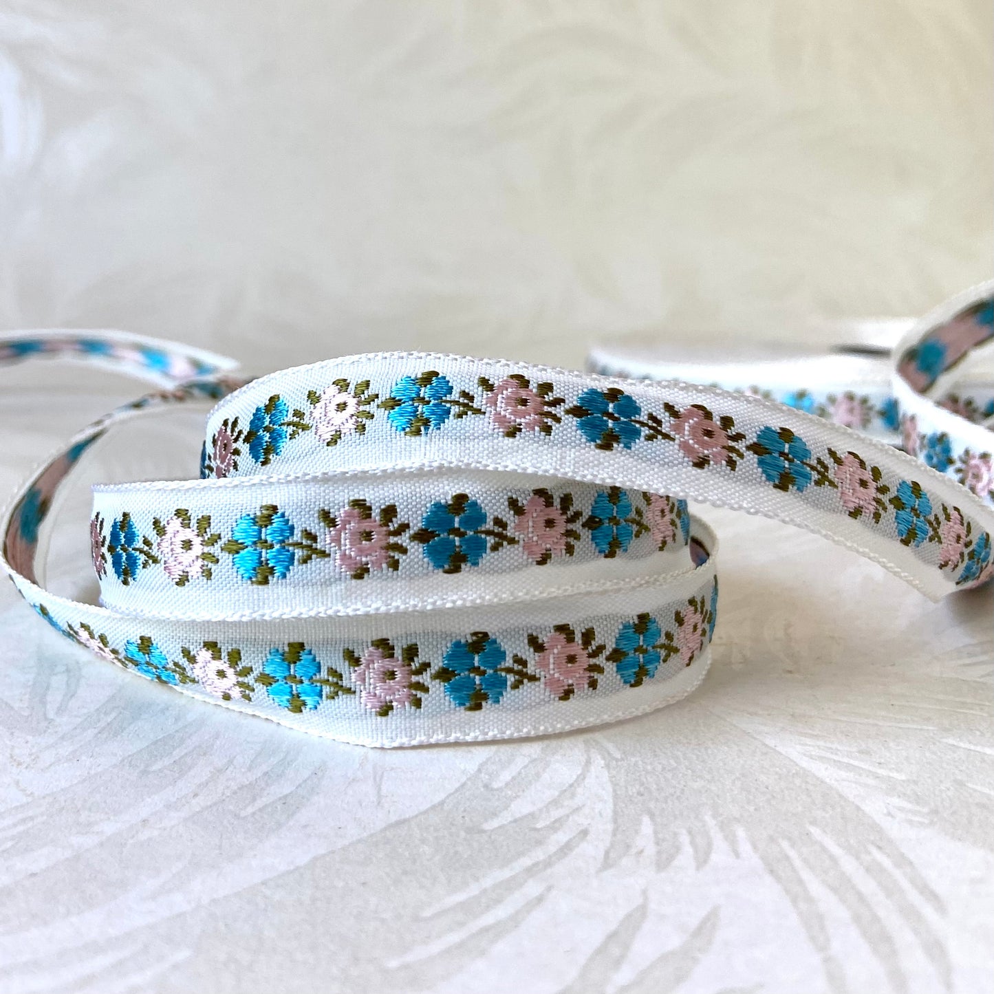 Narrow Alternating Flowers Jacquard Ribbon - Vintage - Multiple Colorways