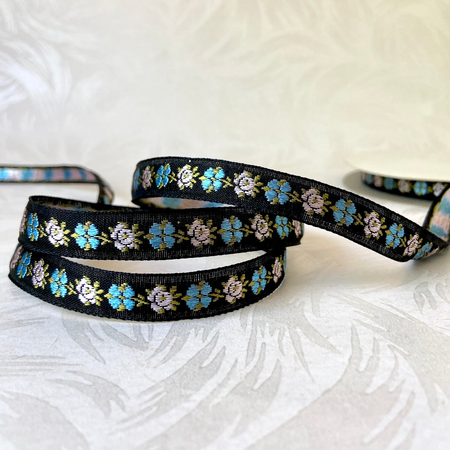Narrow Alternating Flowers Jacquard Ribbon - Vintage - Multiple Colorways