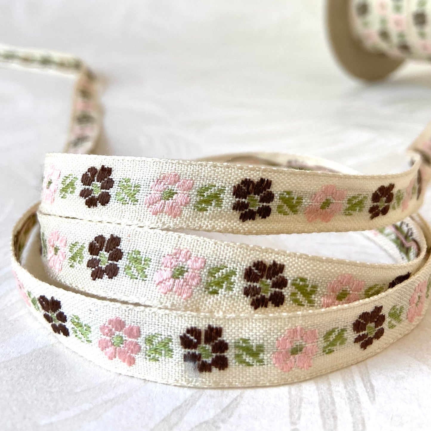 Narrow Simple Flowers Jacquard - Vintage - Multiple Colorways