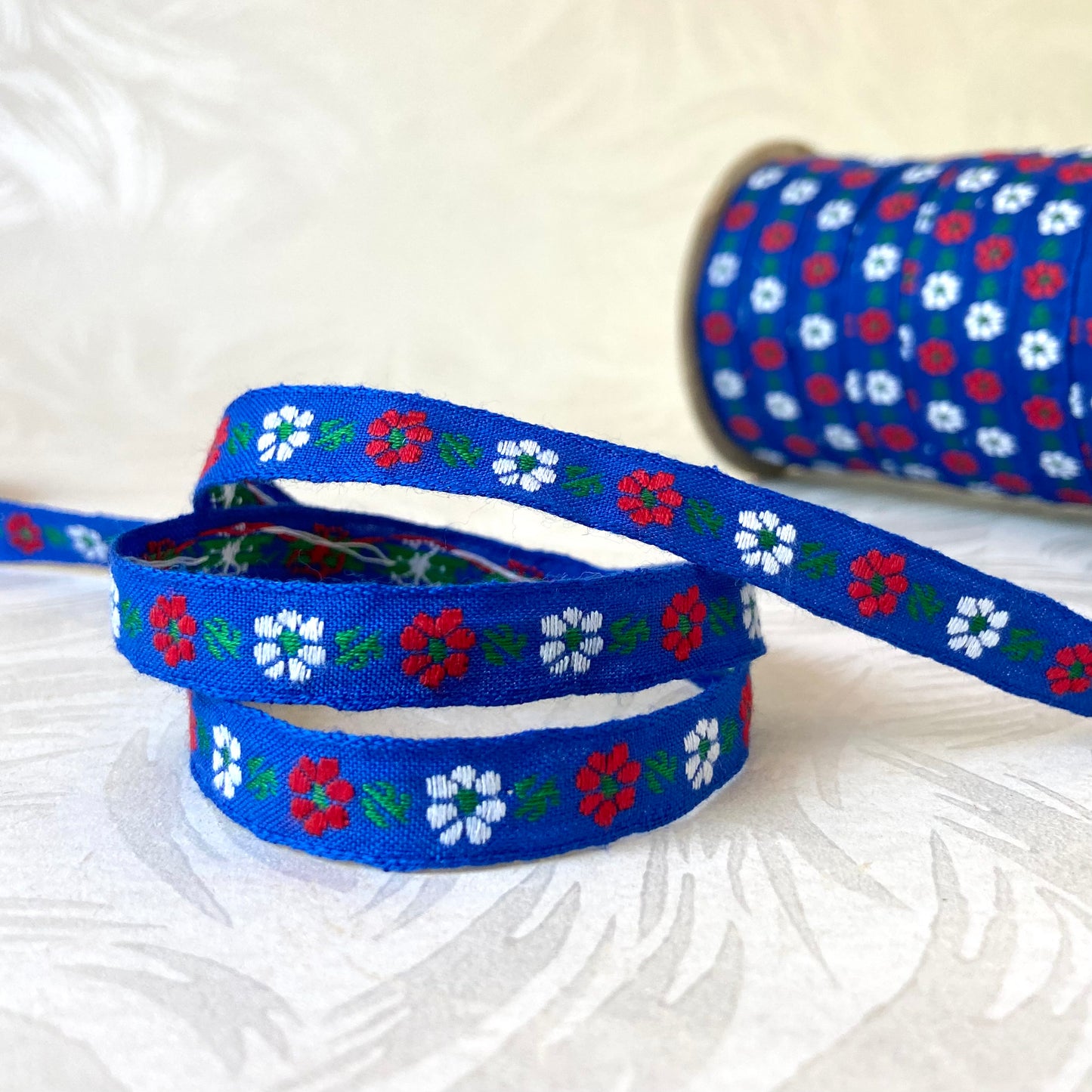 Narrow Simple Flowers Jacquard - Vintage - Multiple Colorways