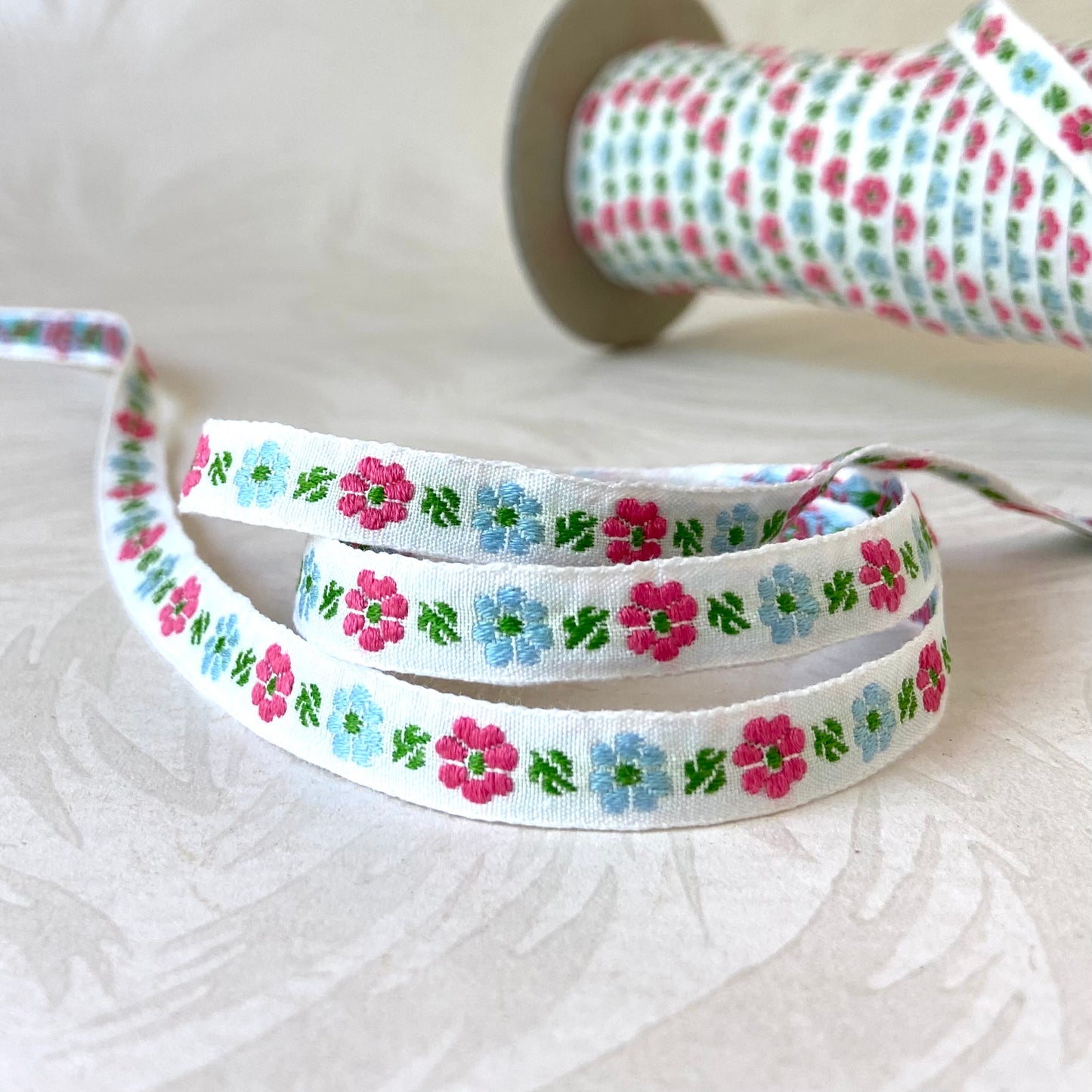 Narrow Simple Flowers Jacquard - Vintage - Multiple Colorways