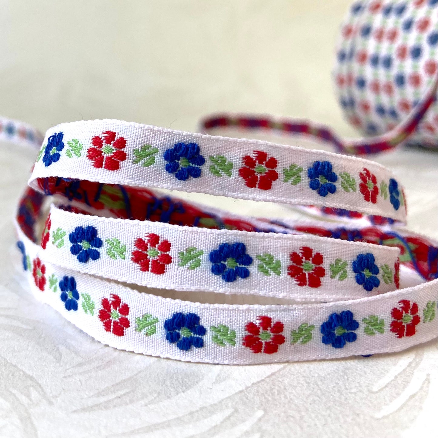 Narrow Simple Flowers Jacquard - Vintage - Multiple Colorways