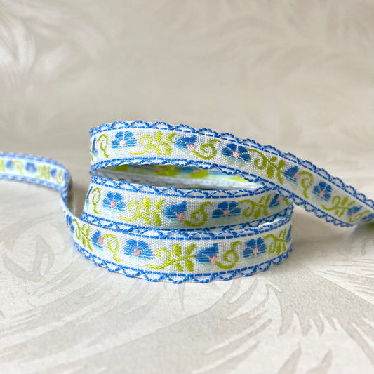 Scallop Edge Daisy Floral Jacquard - Multiple Colorways