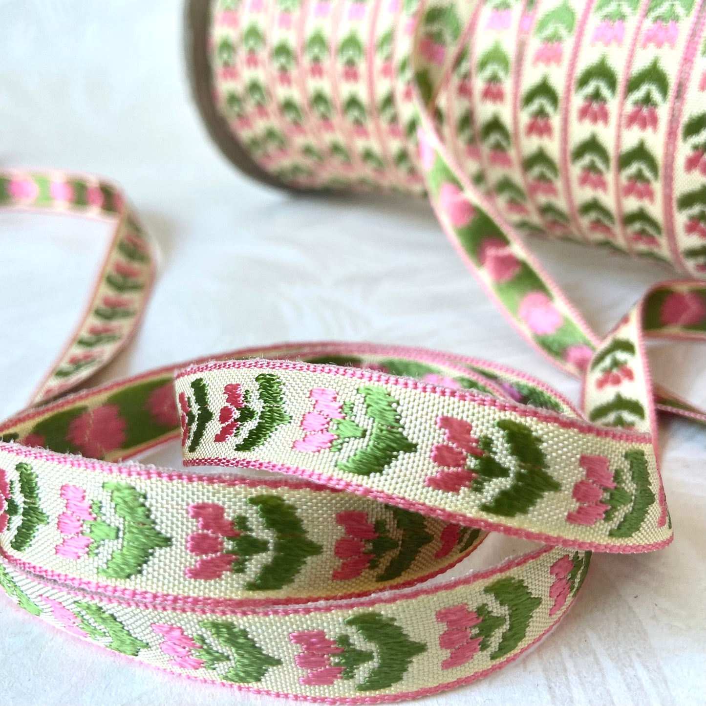 Narrow Tulips Jacquard - Multiple Colorways