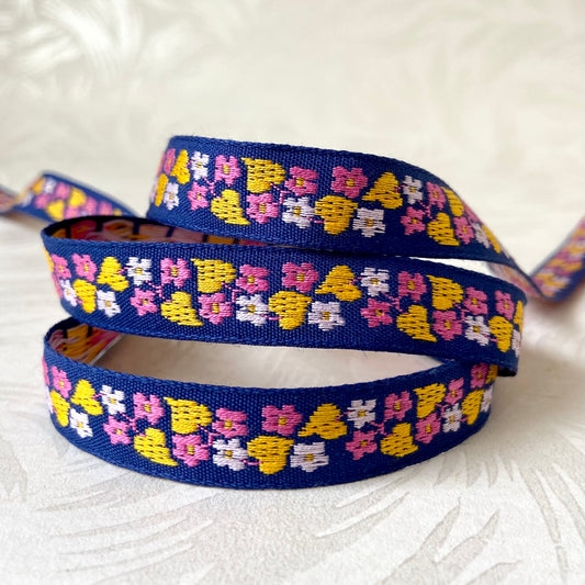 Scattered Flowers and leaves Jacquard - Multiple Colorways