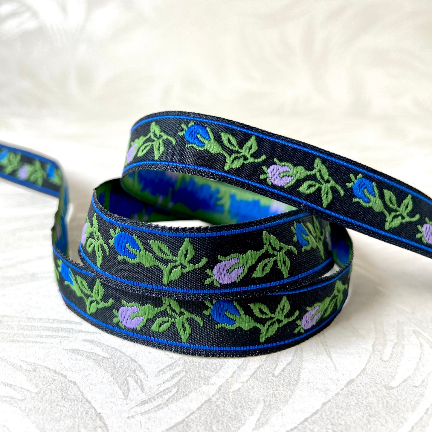 Rosebuds Jacquard - Multiple Colorways