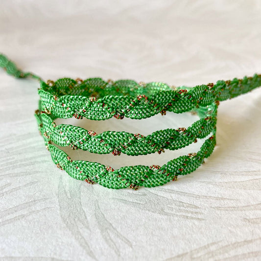 Iridescent_Wavy_Braid