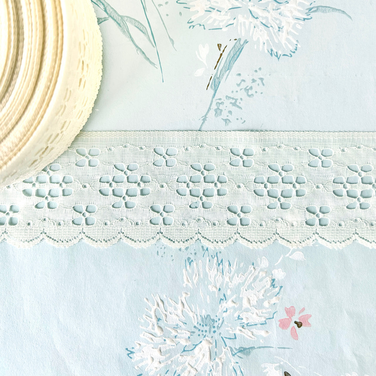 Ivory_Eyelet_Lace