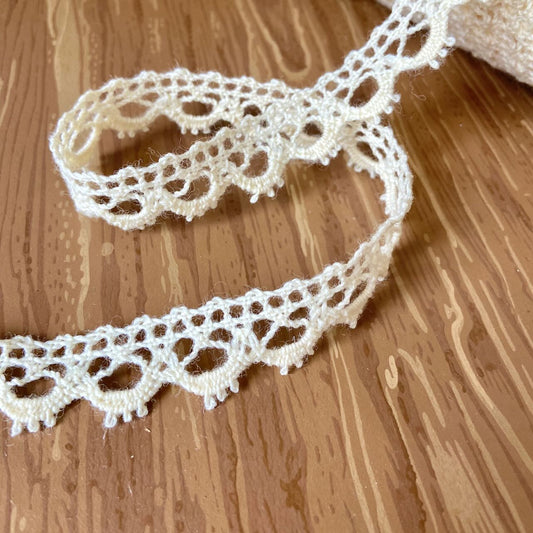    Ivory_Wool_Cluny_Lace