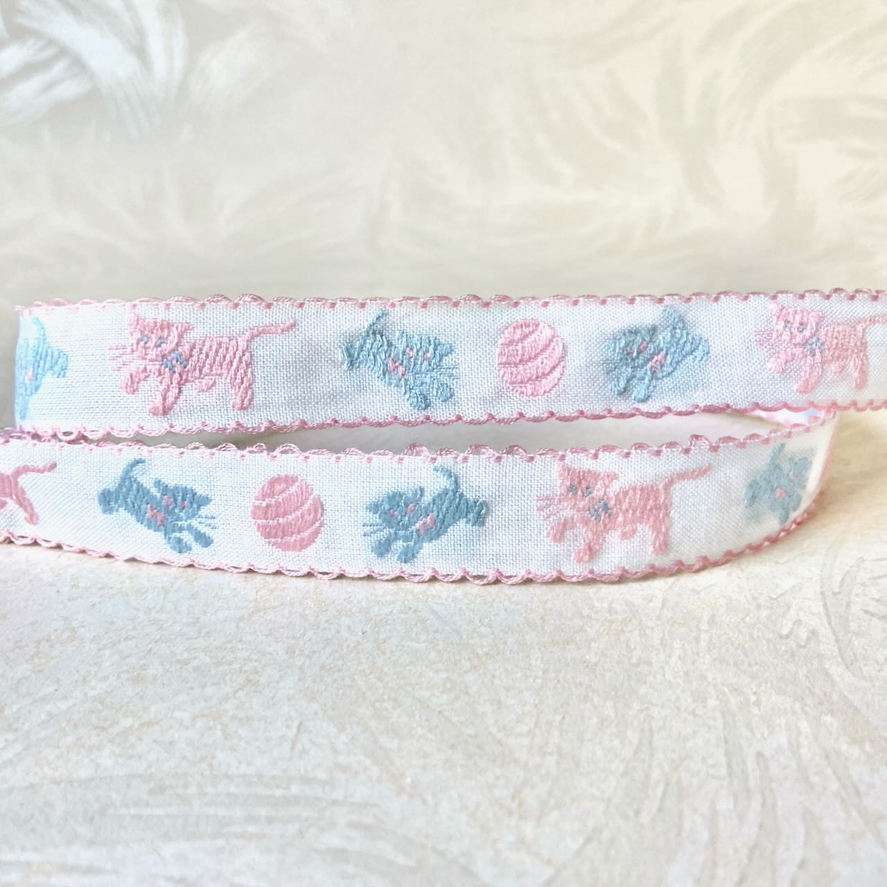 Kitty_Ball_Jacquard_Ribbon