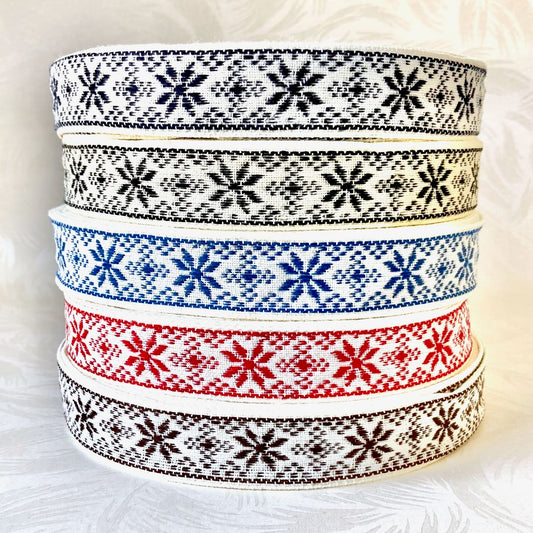 Knit_Snowflake_Jacquard_Ribbon