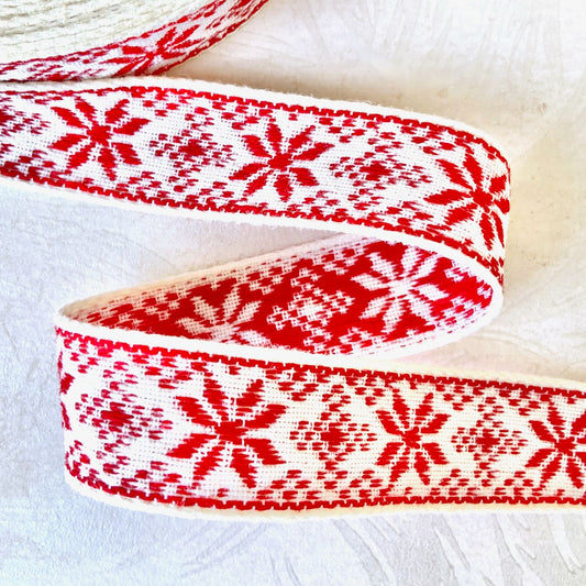 Knit_Snowflake_Jacquard_Ribbon