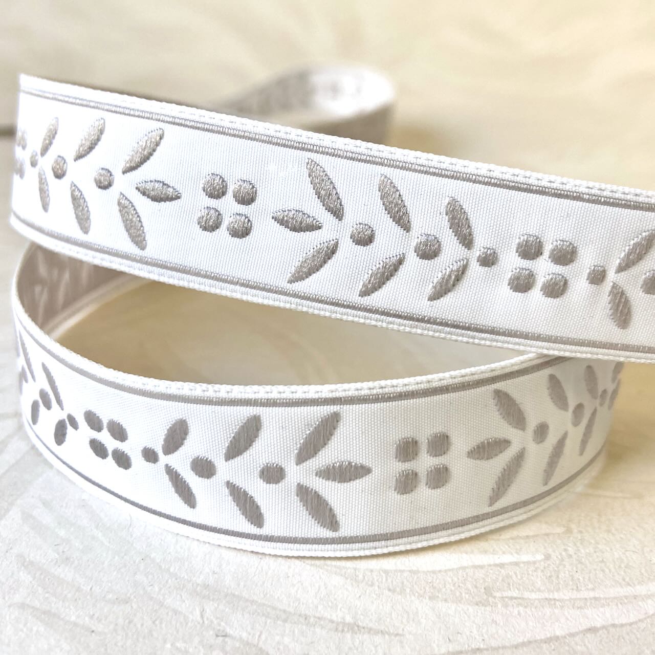 Leaf_Jacquard_Ribbon