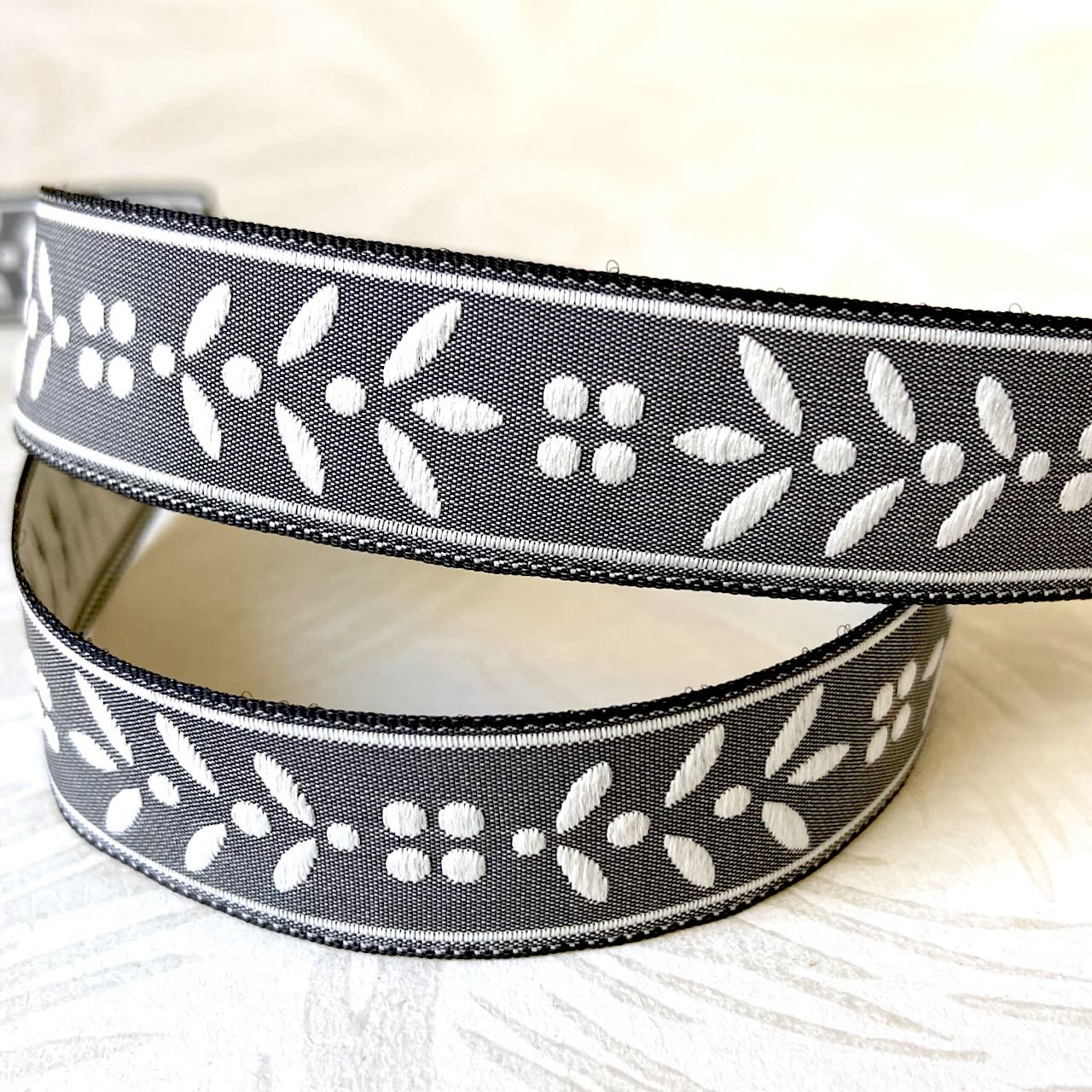 Leaf_Jacquard_Ribbon
