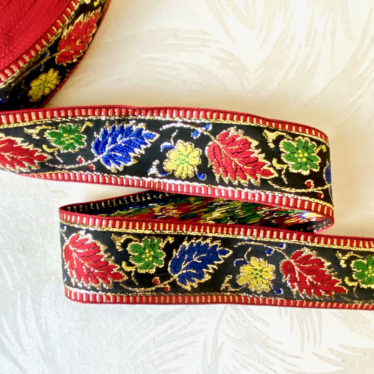 Leaf_Metallic_Jacquard_Ribbon