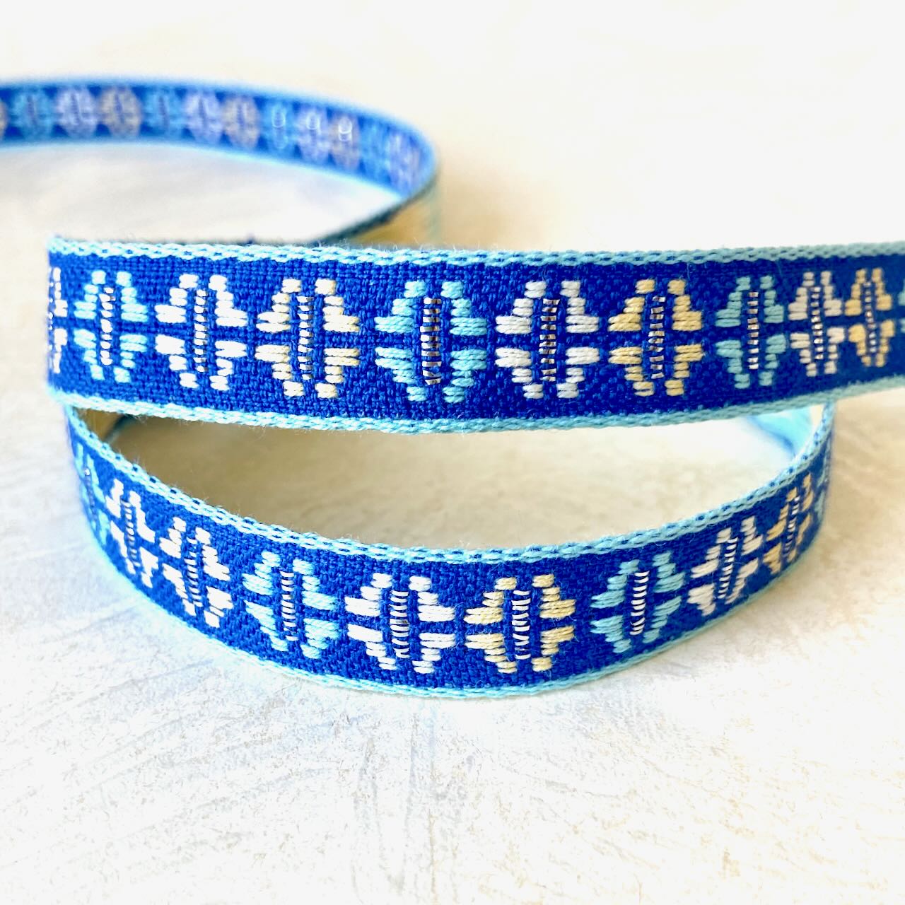 Metallic_Geometric_Jacquard_Ribbon
