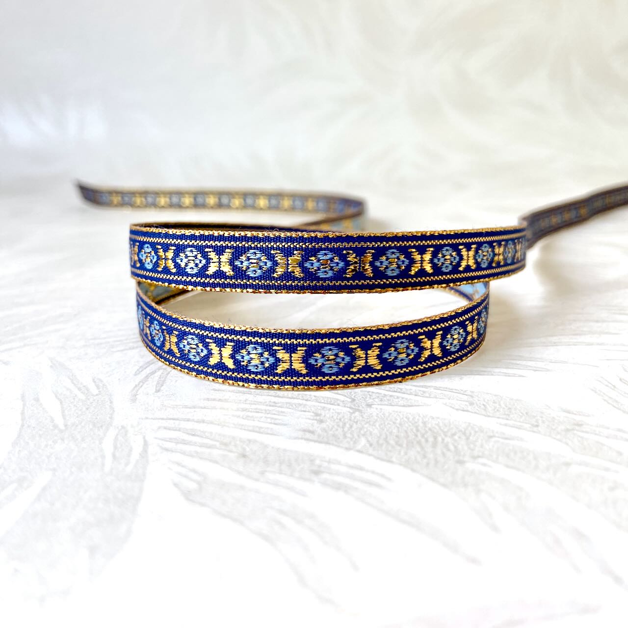 Metallic_Geometric_Jacquard_Ribbon