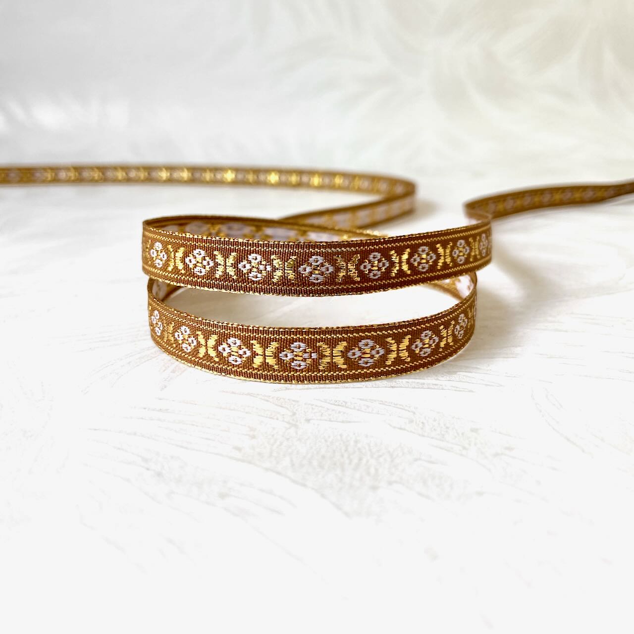 Metallic_Geometric_Jacquard_Ribbon