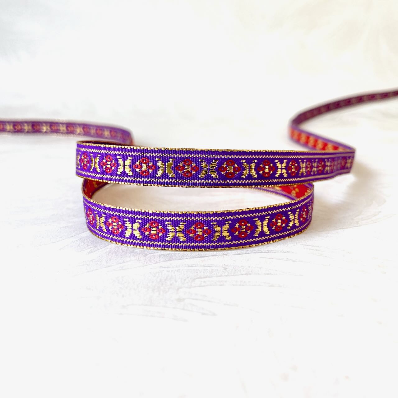 Metallic_Geometric_Jacquard_Ribbon