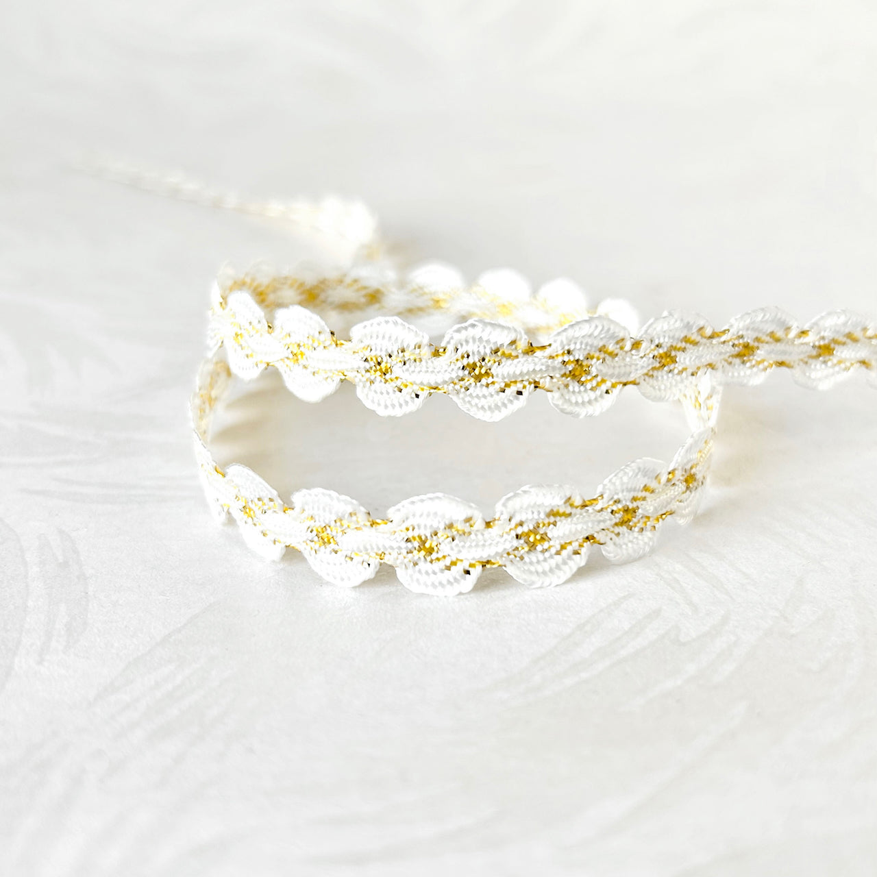 Metallic_Scalloped_Braid