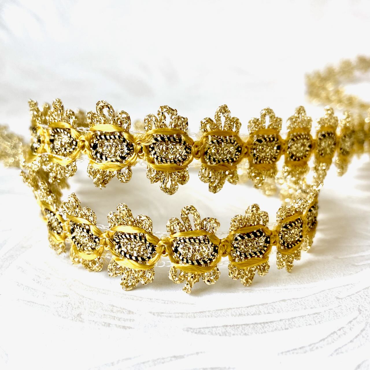 Metallic_Scalloped_Loop_Braid