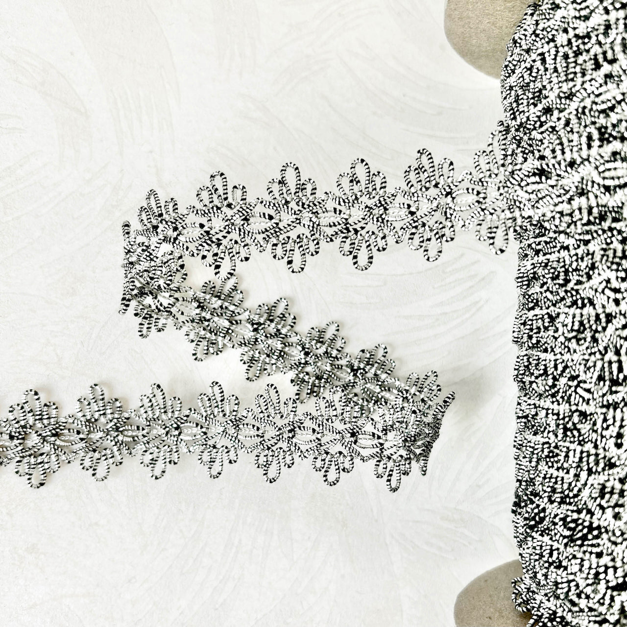 Metallic_Silver_Scalloped_Loop_Braid