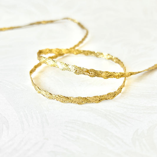 Metallic_Wavy_Line_Braid