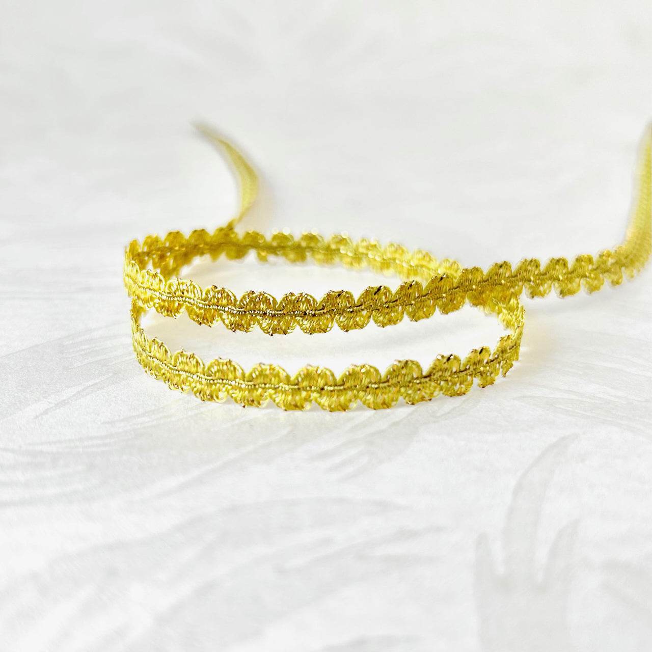 Metallic_Wavy_Line_Braid