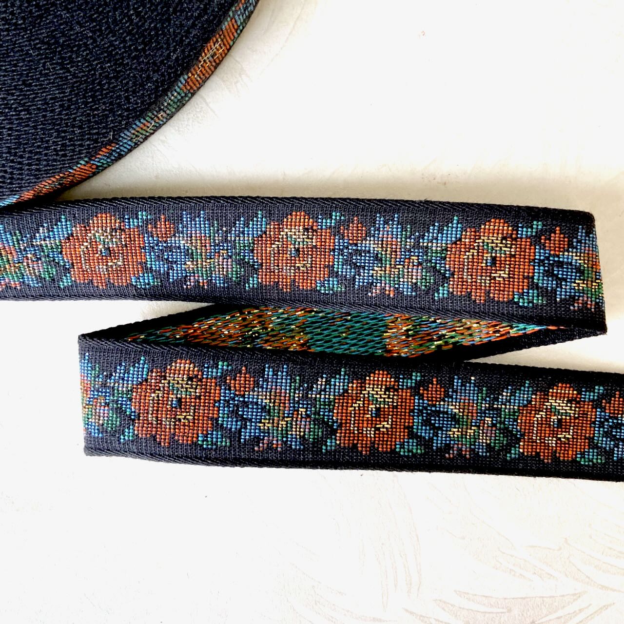 Metallic_Woven_Tapestry_Jacquard_Ribbon