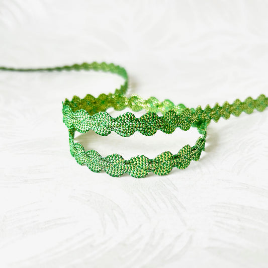 Metalllic_Scalloped_Braid
