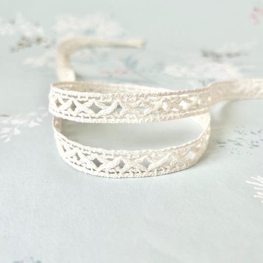 Narrow_Cluny_Lace