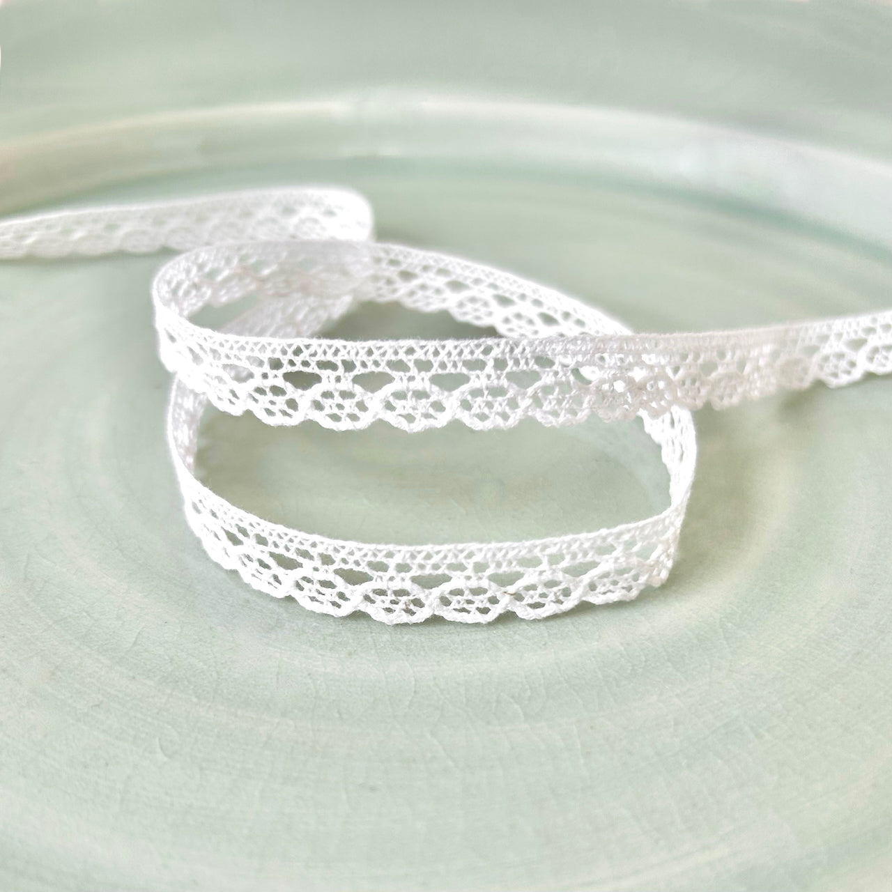 Narrow_Cluny_Lace