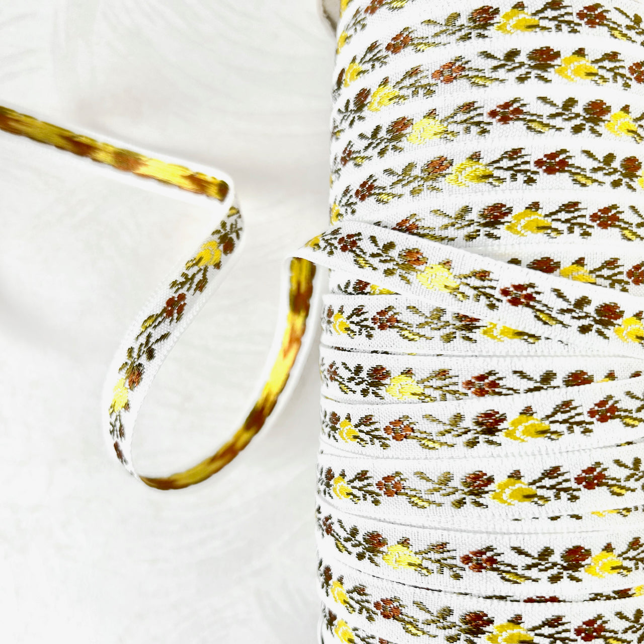Narrow_Floral_Jacquard_Ribbon