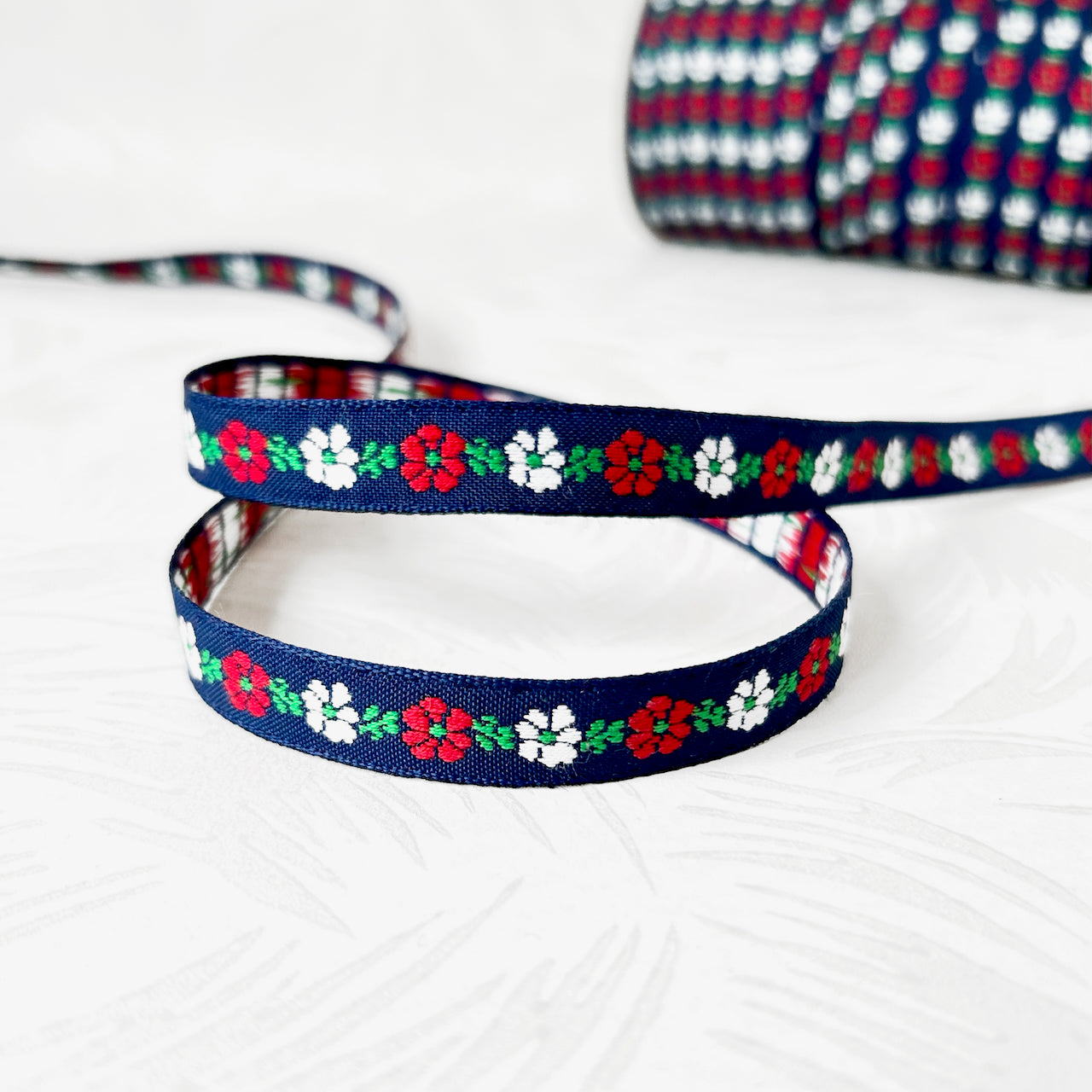 Narrow_Floral_Jacquard_Ribbon