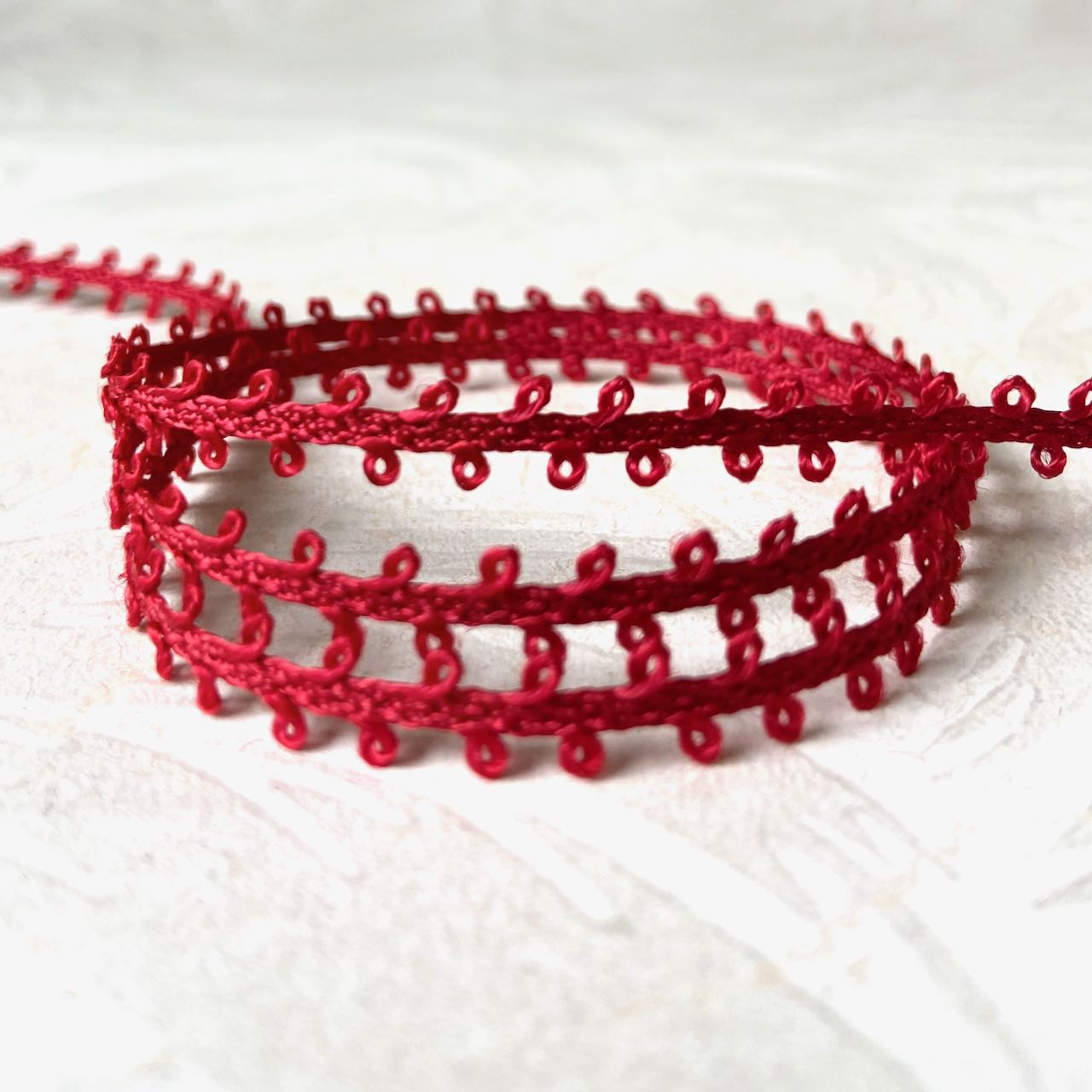 Narrow_Picot_Double_Edge_Braid_Red