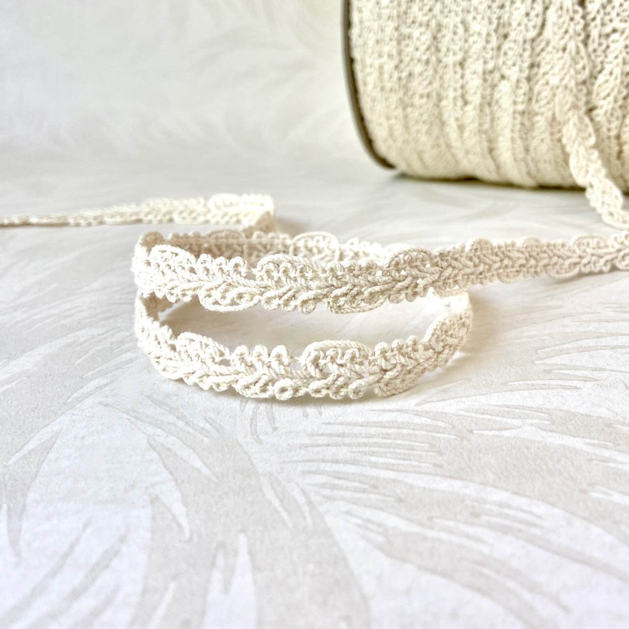 Natural_Scalloped_Loop_Braid