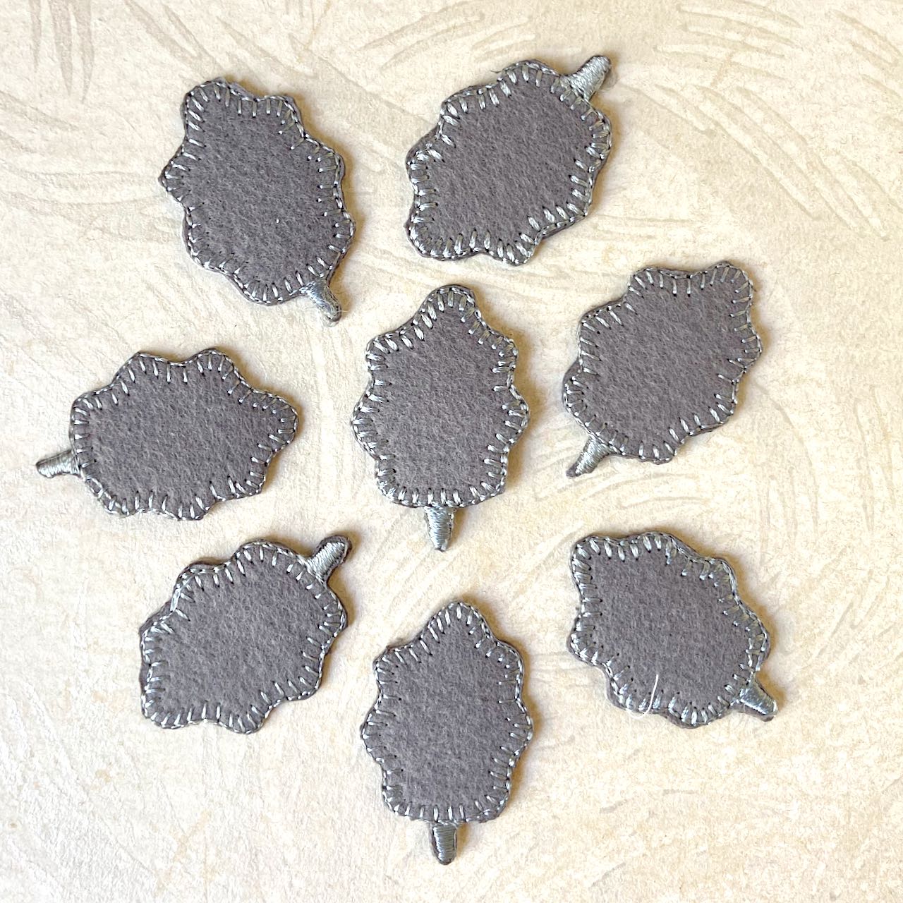 Oak_Leaf_Patch_Grey