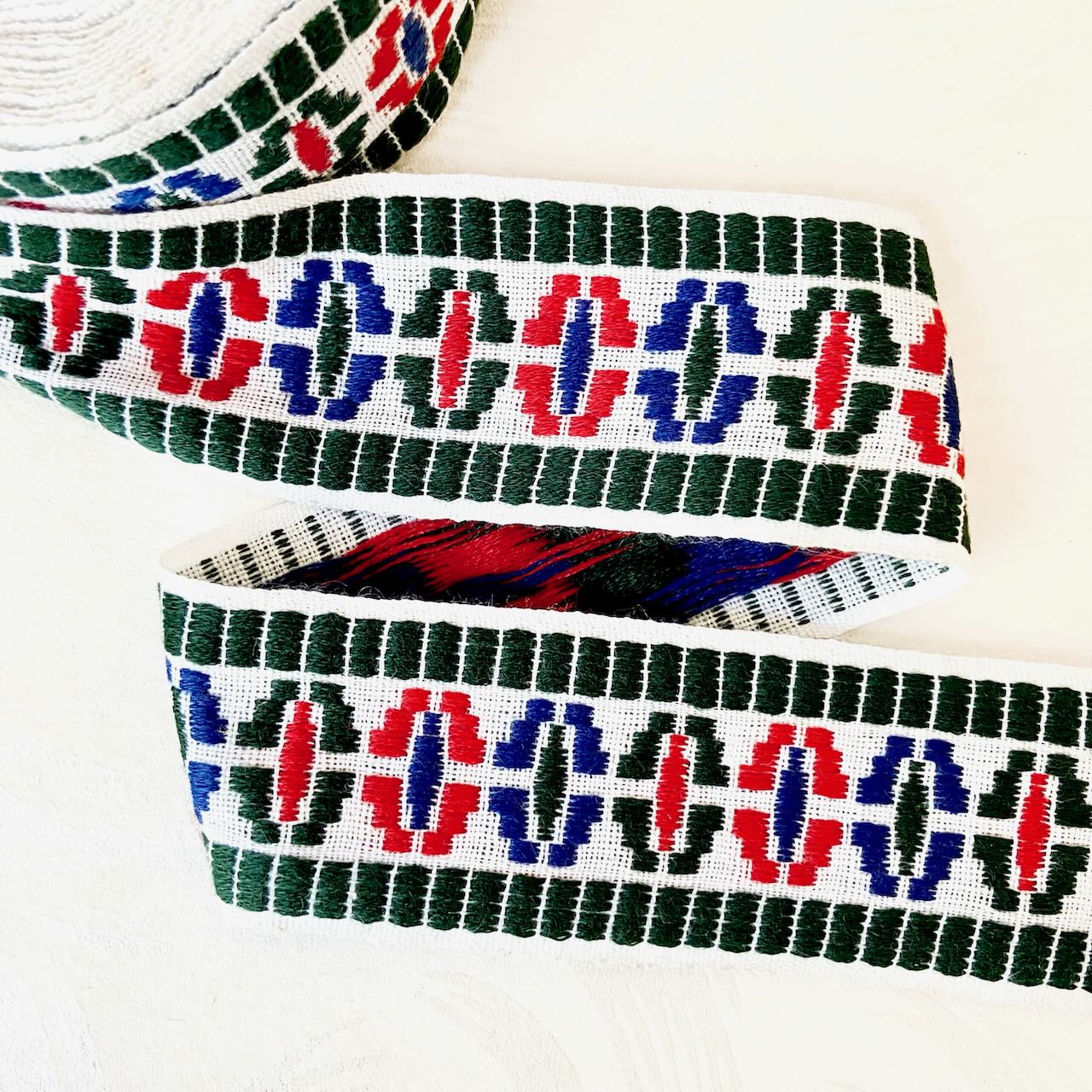 Oval_Design_Jacquard_Ribbon