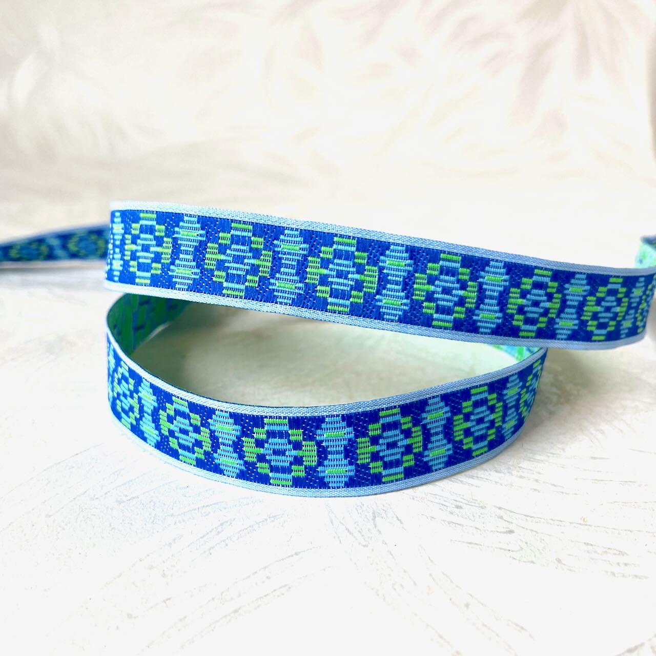 Pillar_Circle_Jacquard_Ribbon