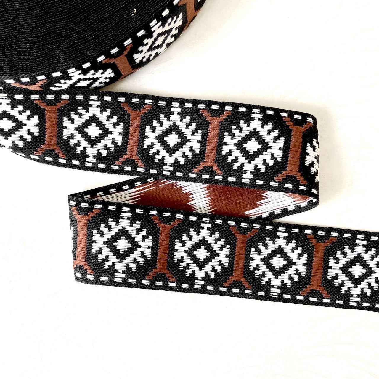 Pillar_Jacquard_Ribbon