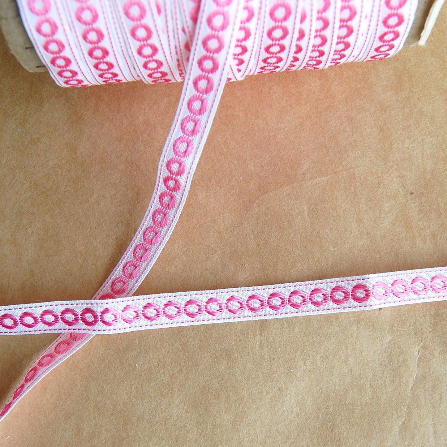 Embroidered Entredeux, Circle