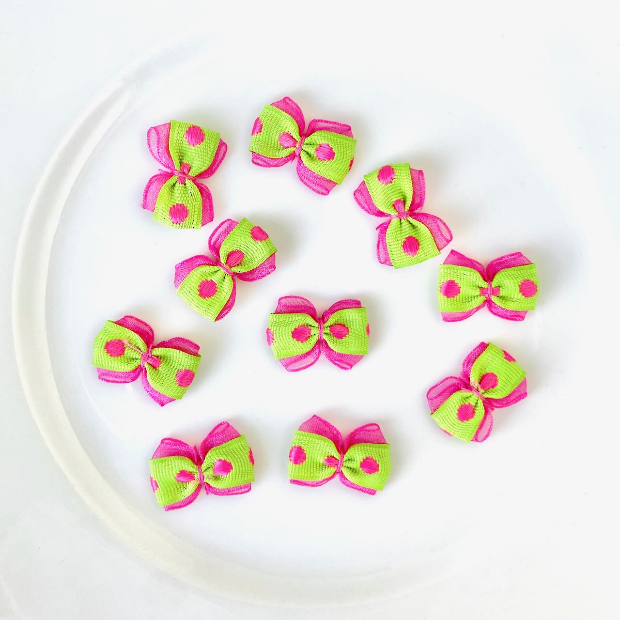 Polka_Dot_Ribbon_Bow