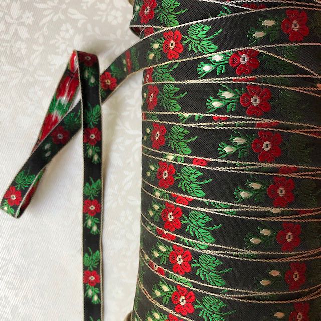 Red_Floral_Jacquard_Ribbon