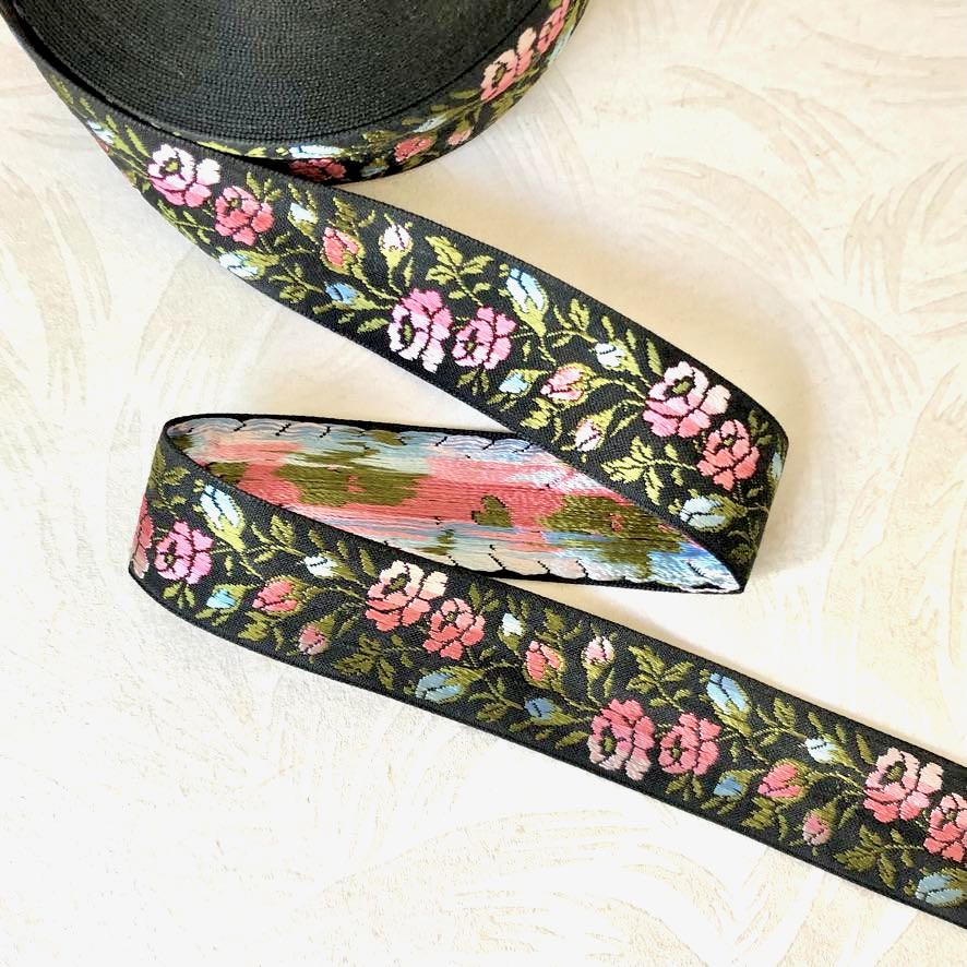 Rosebud_Jacquard_Ribbon_Black