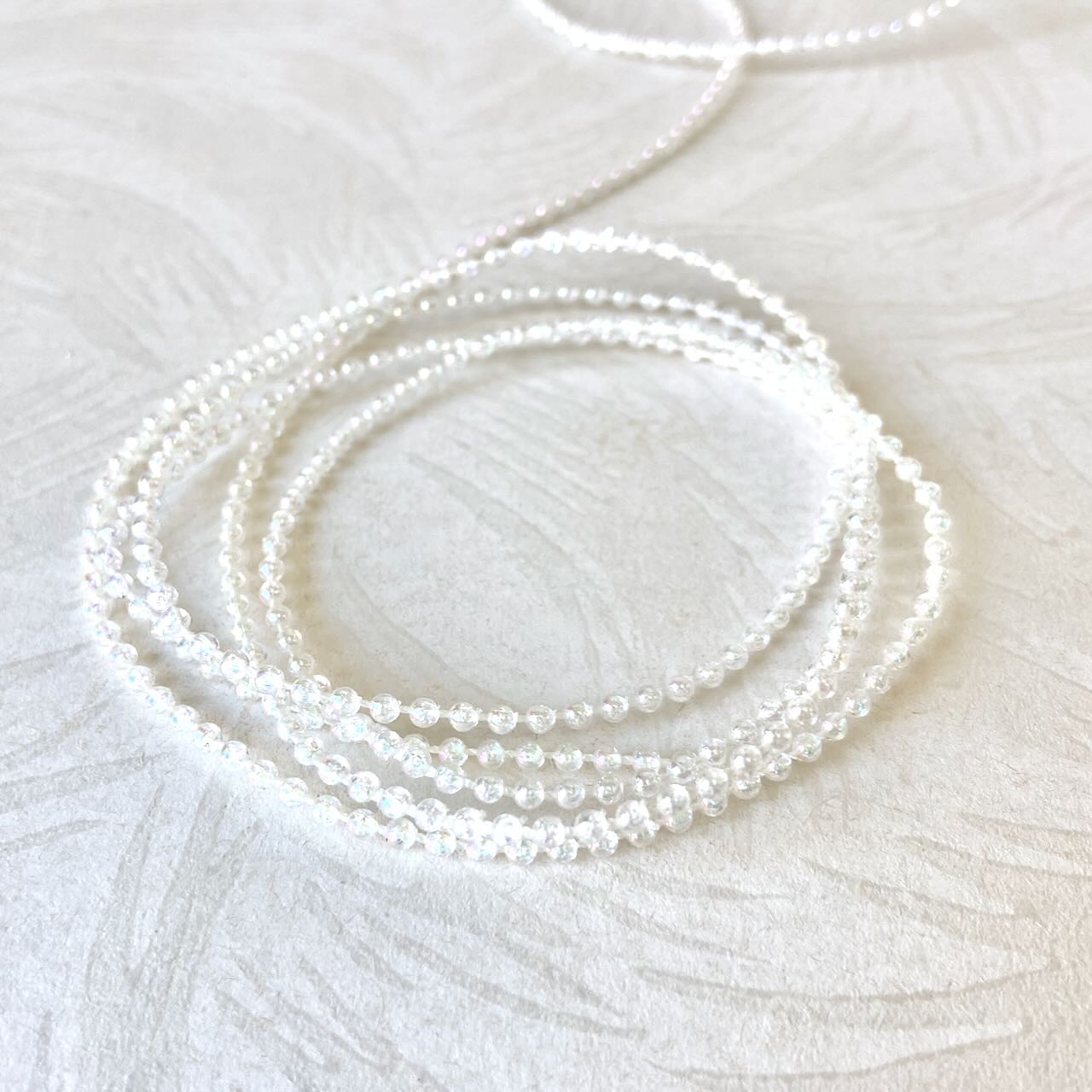 Round_Iridescent_Faux_Pearls