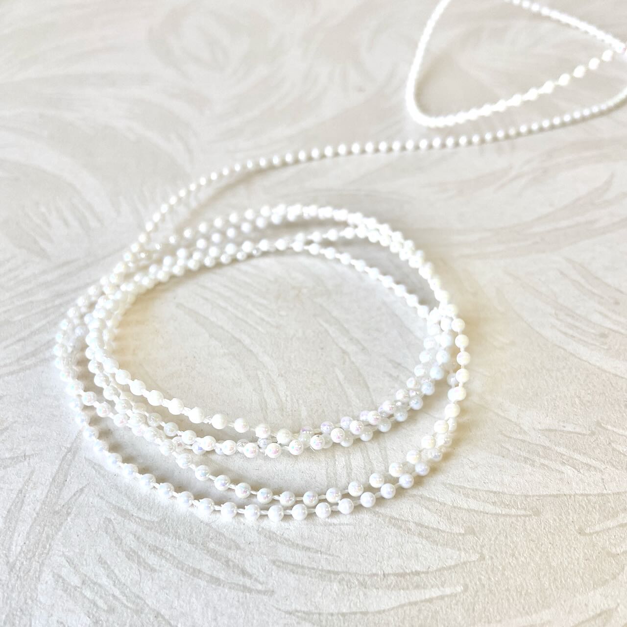 Round_Iridescent_Faux_Pearls