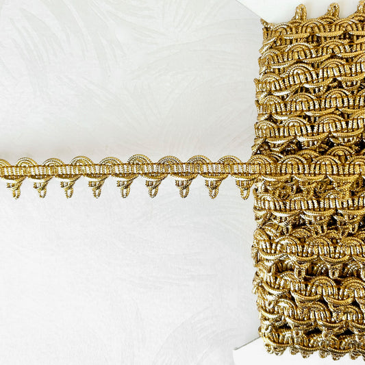 Scallop_Point_Metallic_Braid