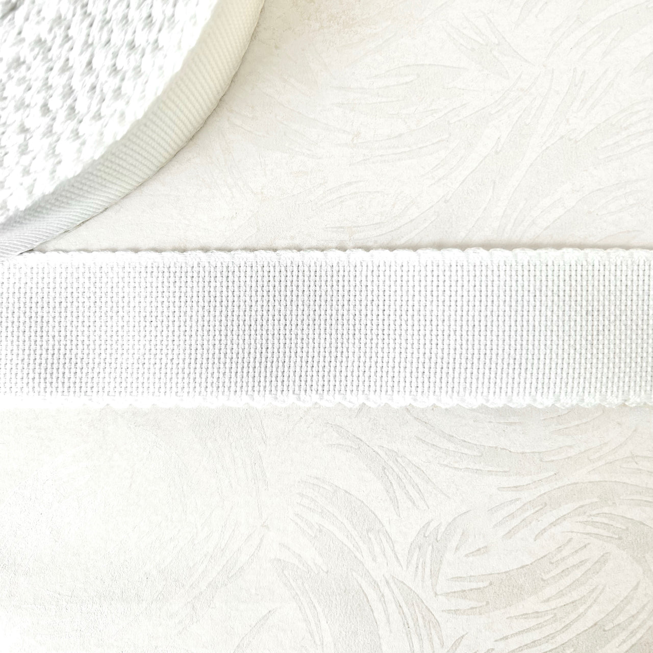 Scalloped_Edge_Aida_Cloth