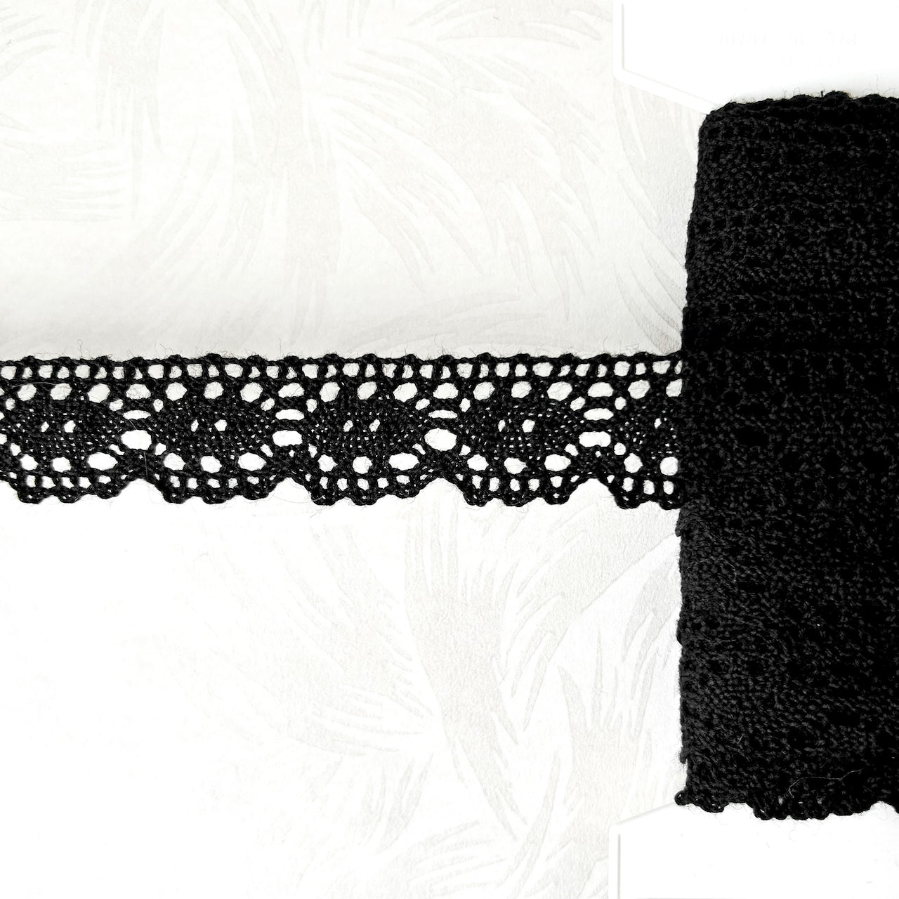 Scalloped_Edge_Wool_Cluny_Lace
